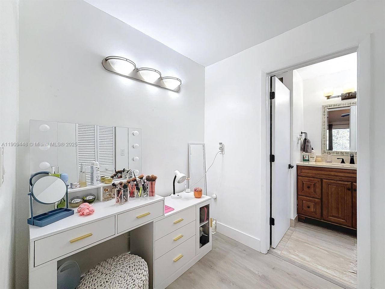 8117 NW 71st Ct, Tamarac, FL 33321 Photo