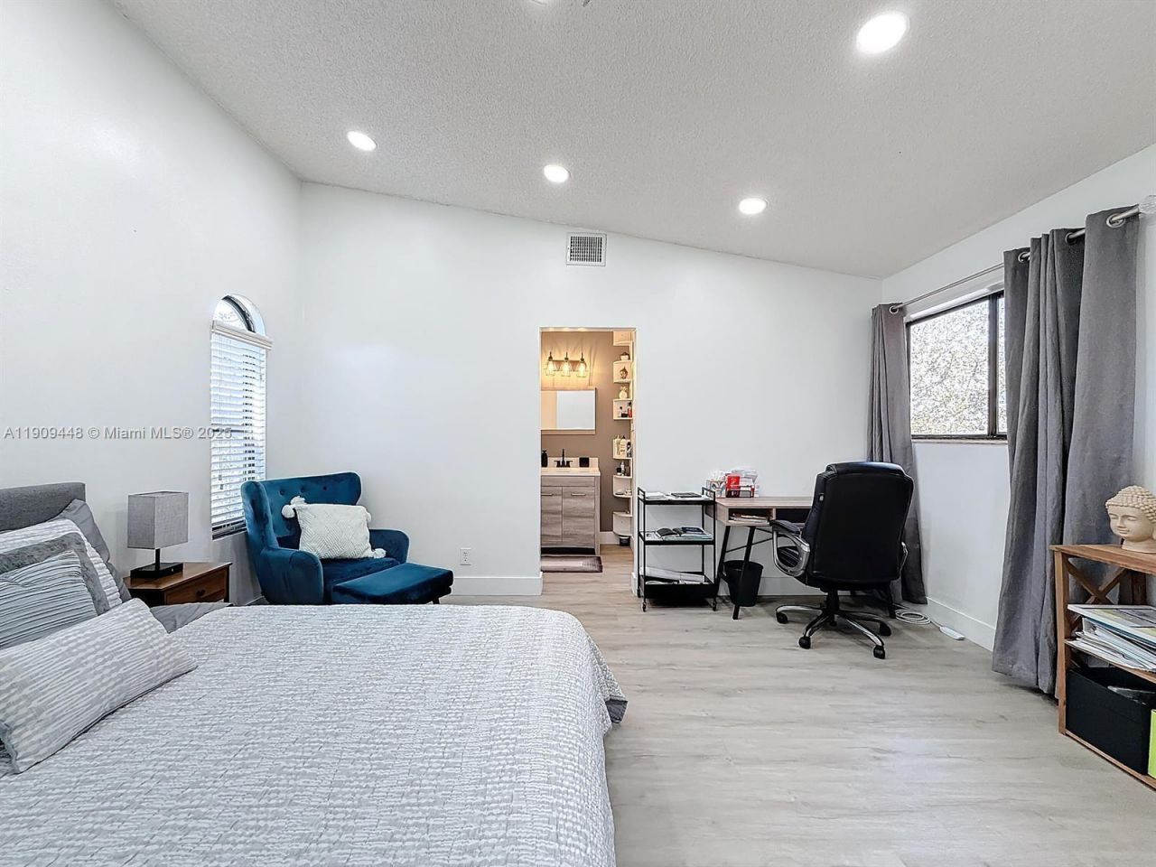 8117 NW 71st Ct, Tamarac, FL 33321 Photo