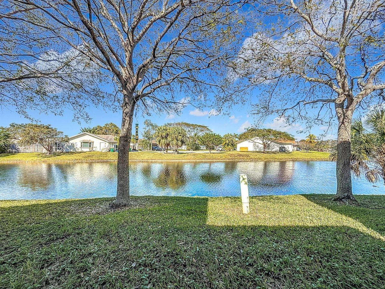 8117 NW 71st Ct, Tamarac, FL 33321 Photo