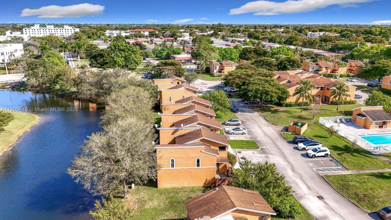 8117 NW 71st Ct, Tamarac, FL 33321 Photo