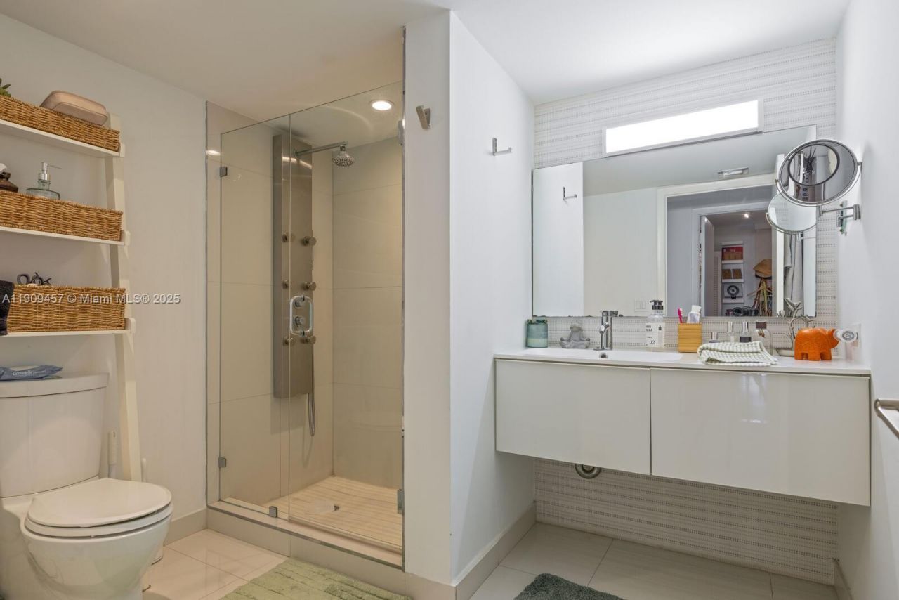 17500 N Bay Rd, Unit S301, Sunny Isles Beach, FL 33160 Photo