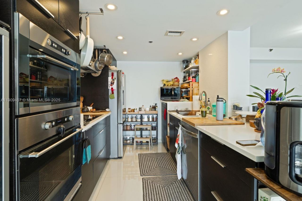 17500 N Bay Rd, Unit S301, Sunny Isles Beach, FL 33160 Photo