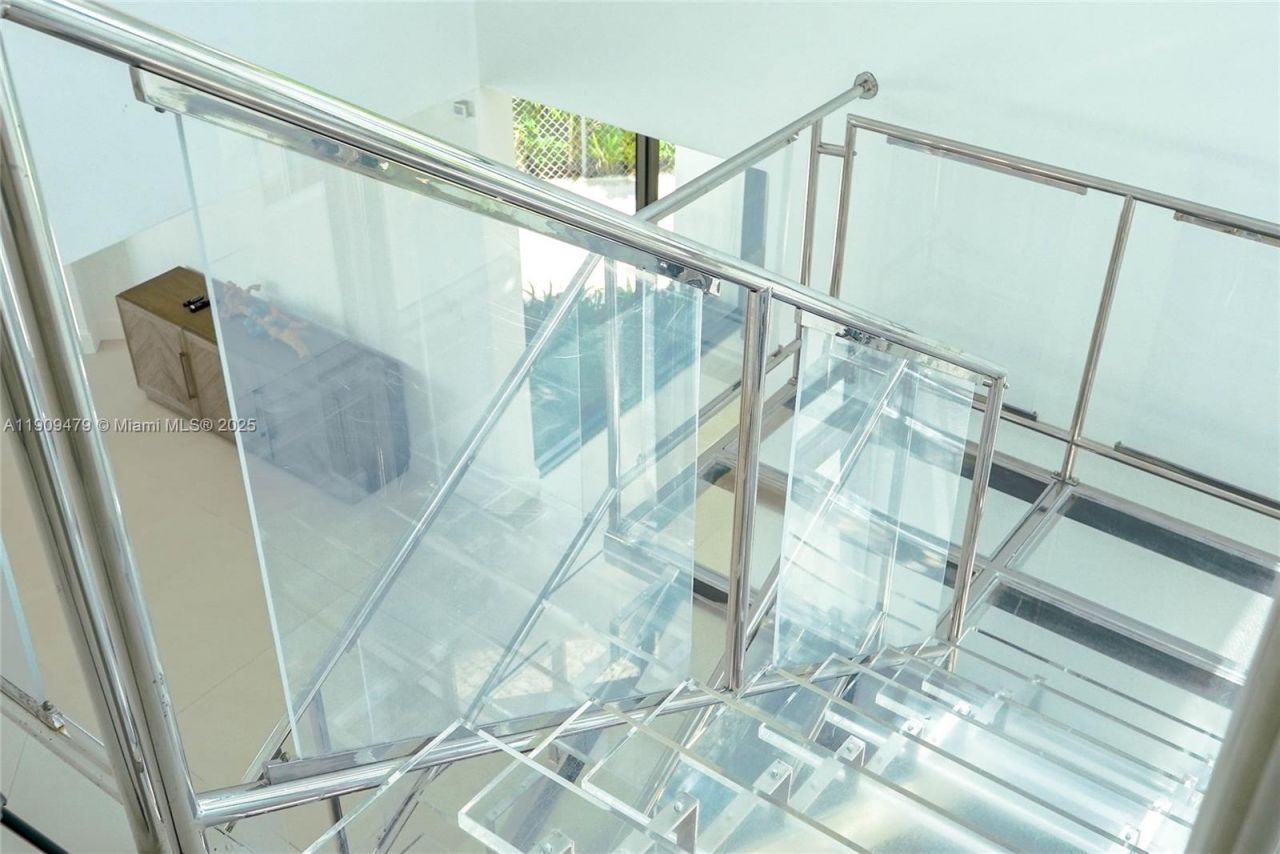 7720 Miami View Dr, North Bay Village, FL 33141 Photo