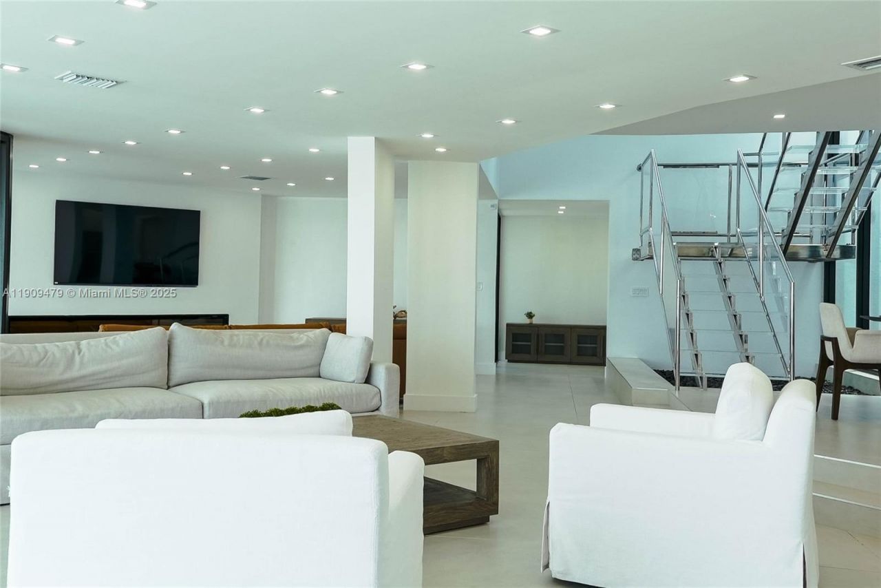 7720 Miami View Dr, North Bay Village, FL 33141 Photo