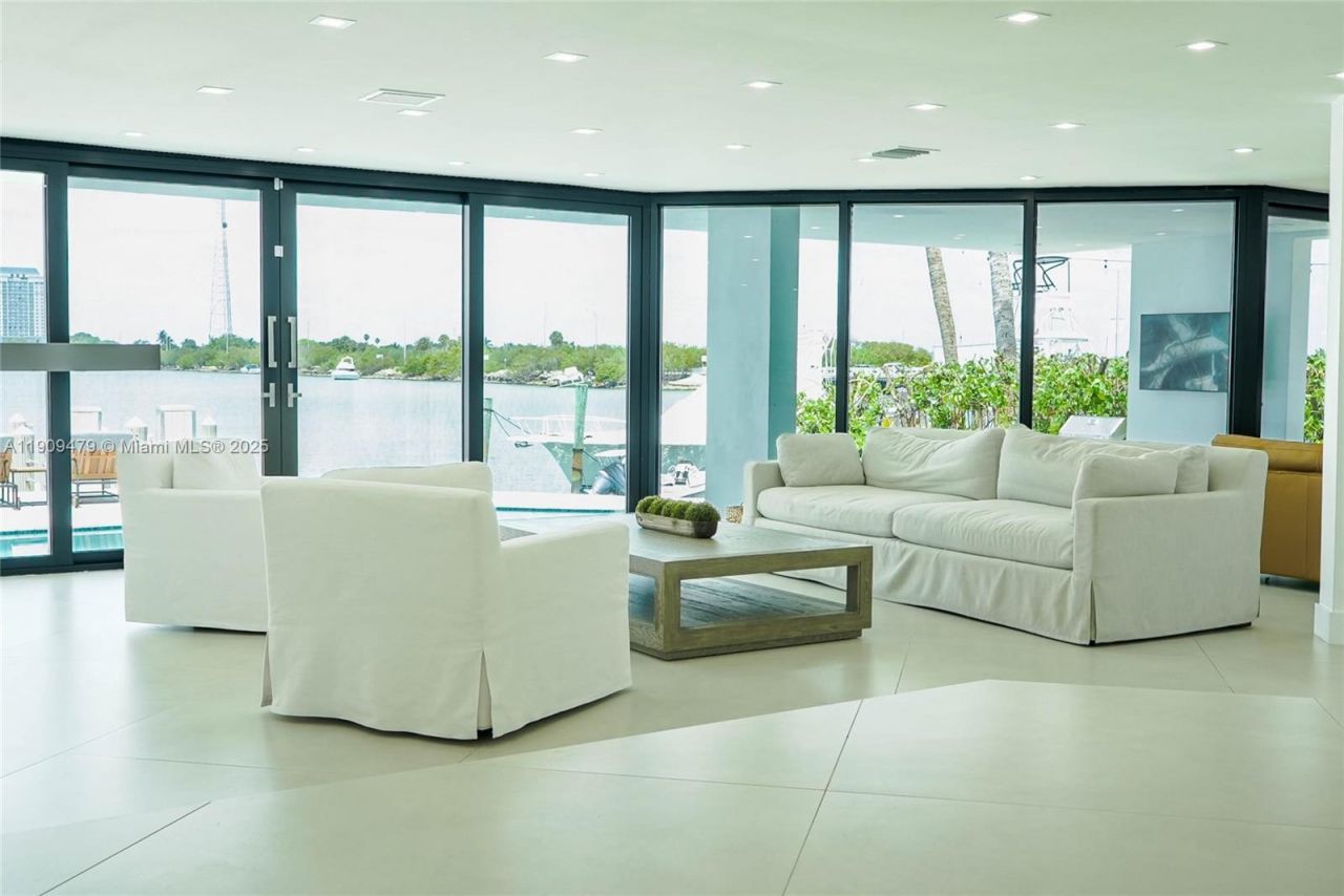 7720 Miami View Dr, North Bay Village, FL 33141 Photo