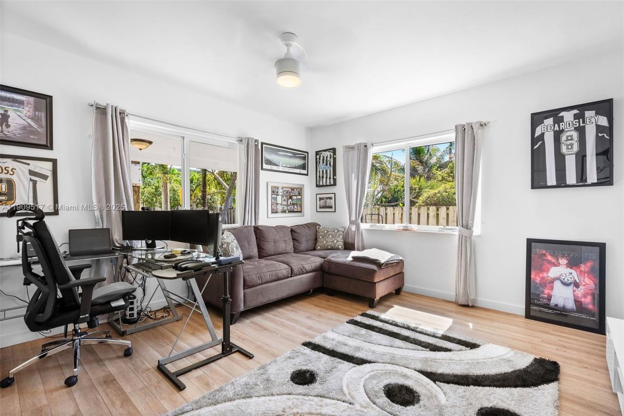 7940 Hawthorne Ave, Miami Beach, FL 33141 Photo