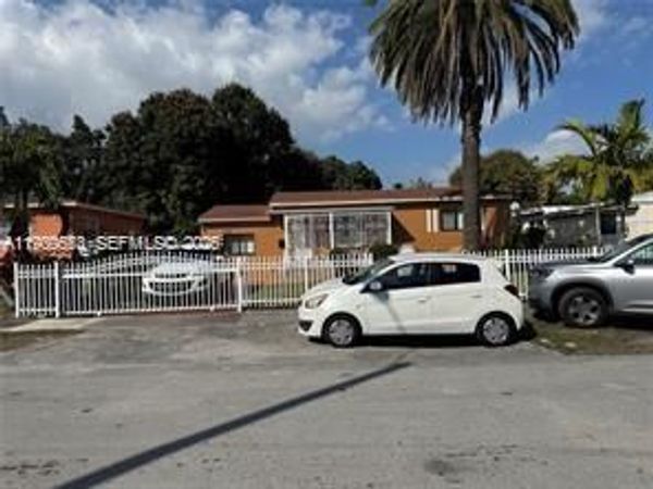 1077 NE 157th Ter, North Miami Beach, FL 33162