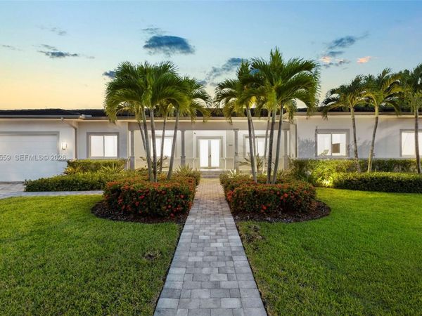 9580 SW 101st Ter, Miami, FL 33176