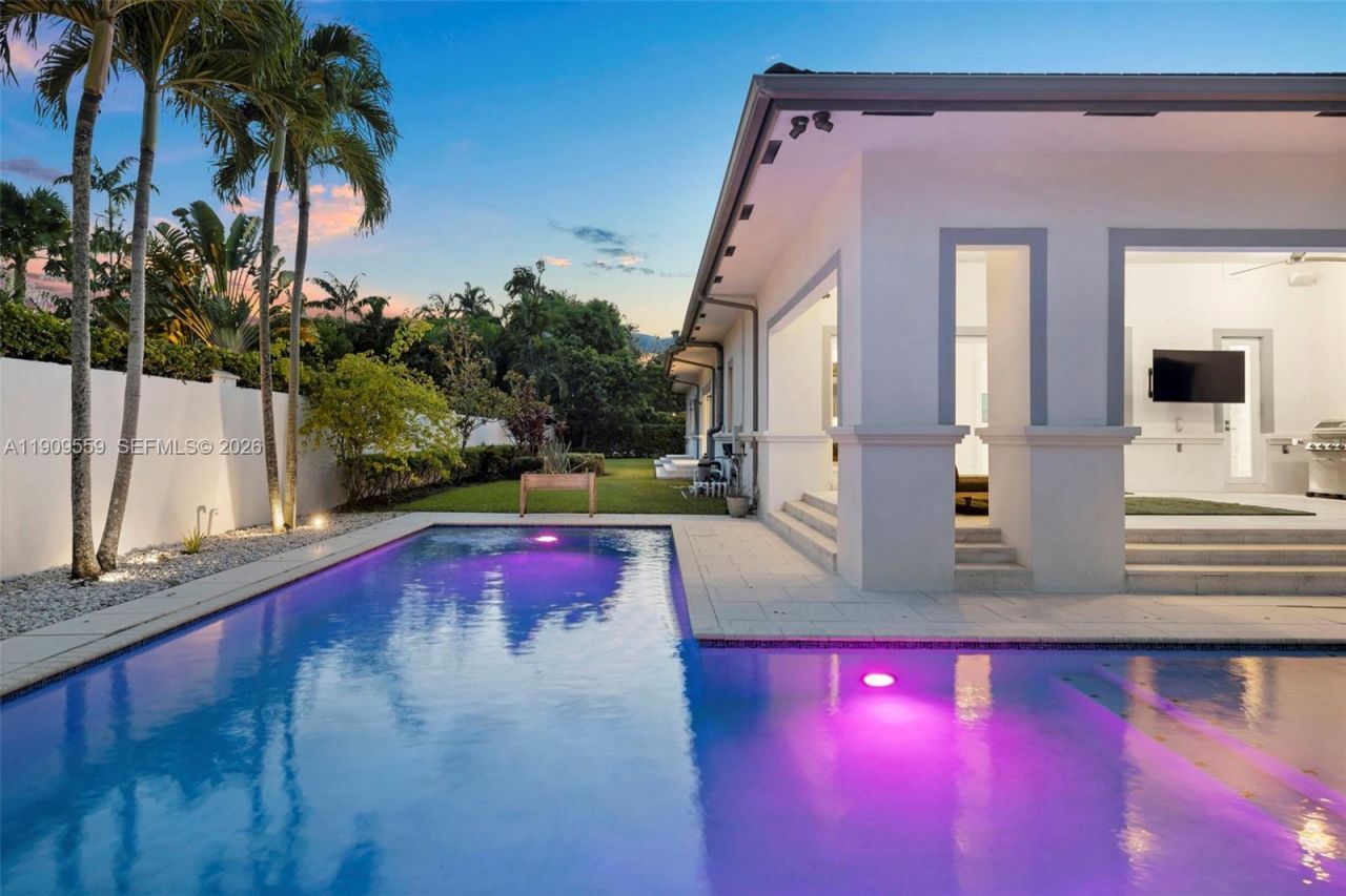 9580 SW 101st Ter, Miami, FL 33176 Photo