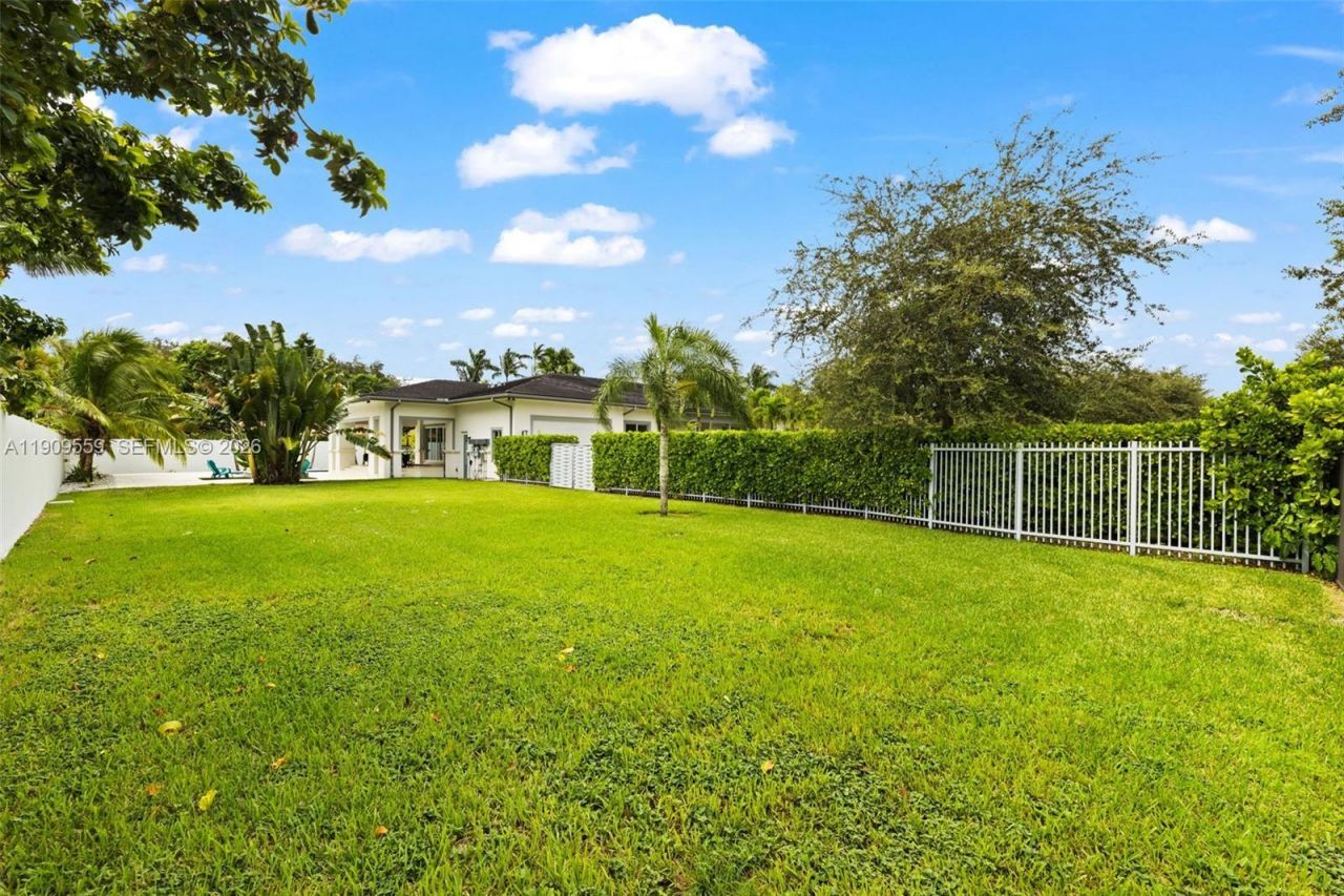 9580 SW 101st Ter, Miami, FL 33176 Photo