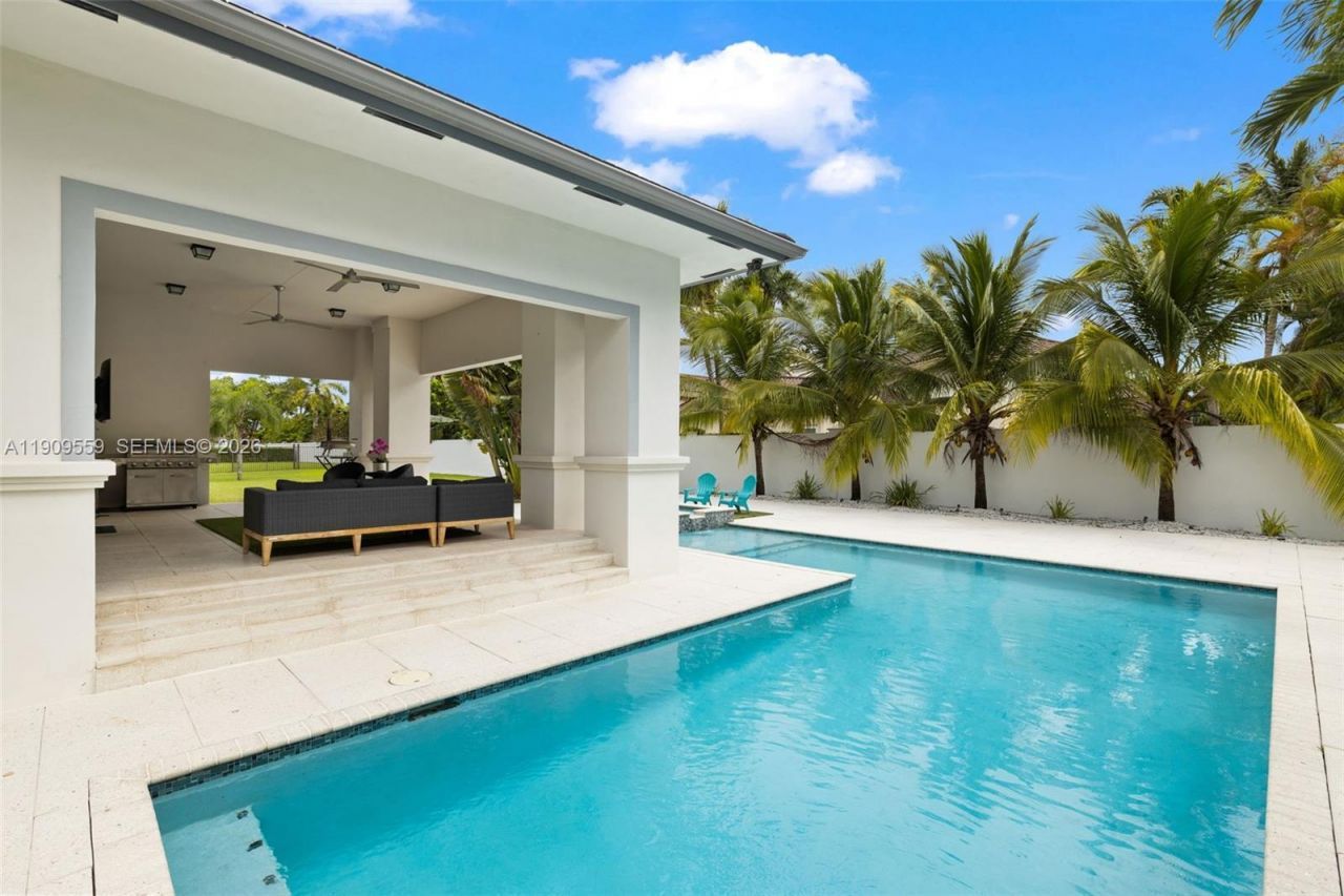 9580 SW 101st Ter, Miami, FL 33176 Photo