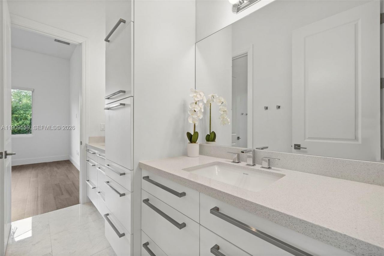 9580 SW 101st Ter, Miami, FL 33176 Photo