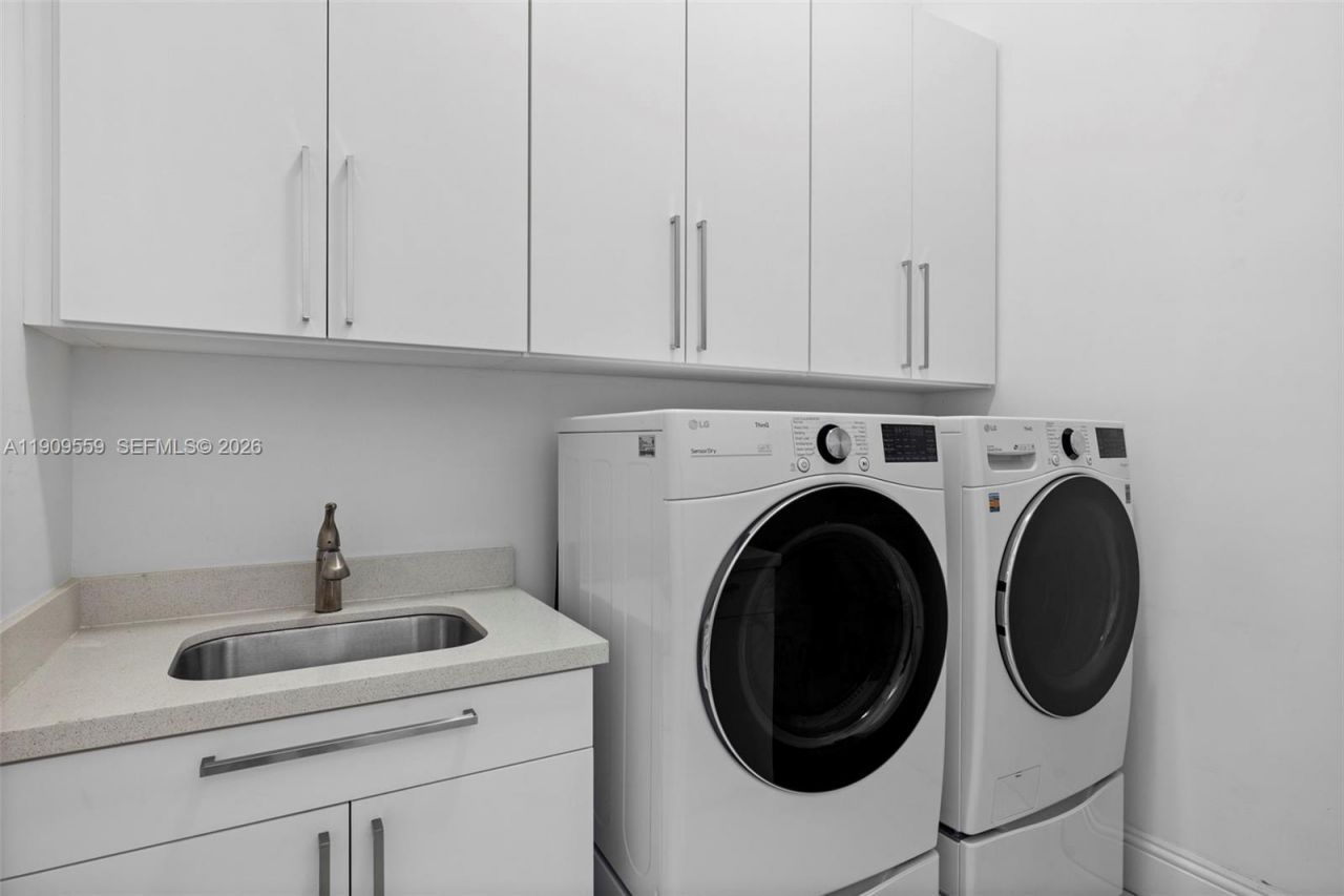 9580 SW 101st Ter, Miami, FL 33176 Photo