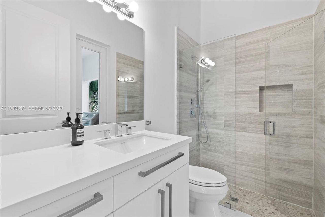 9580 SW 101st Ter, Miami, FL 33176 Photo