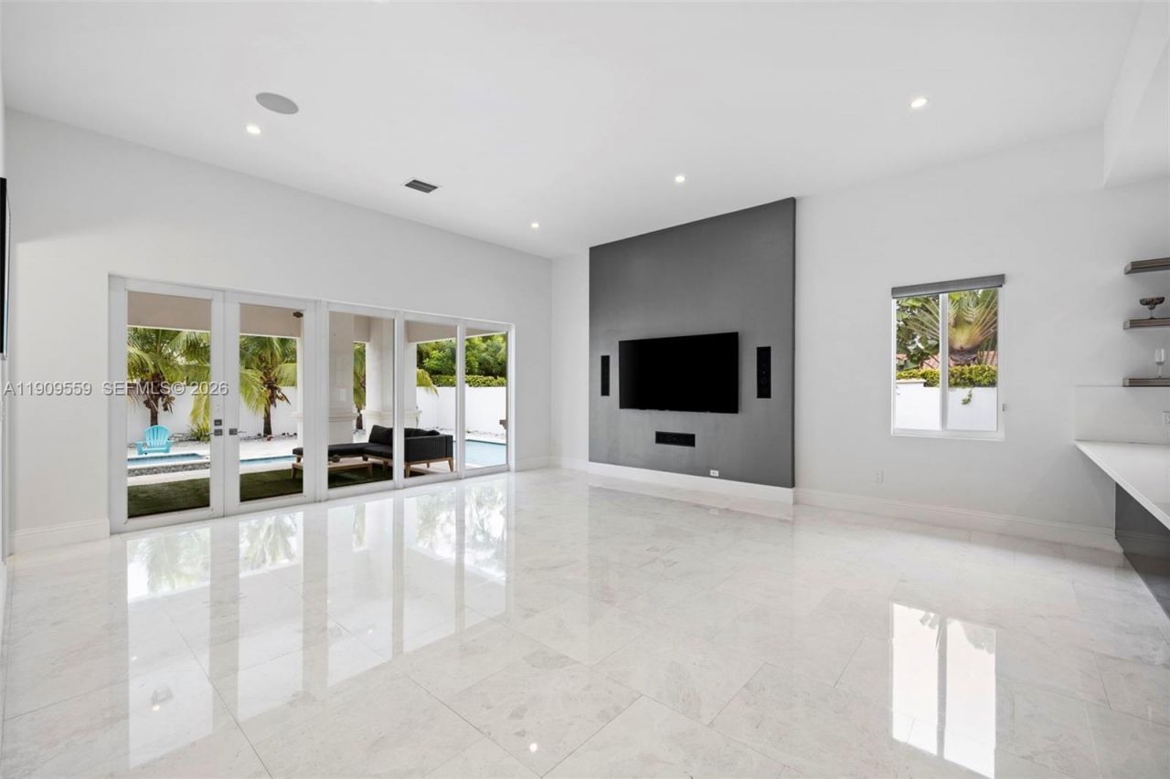 9580 SW 101st Ter, Miami, FL 33176 Photo