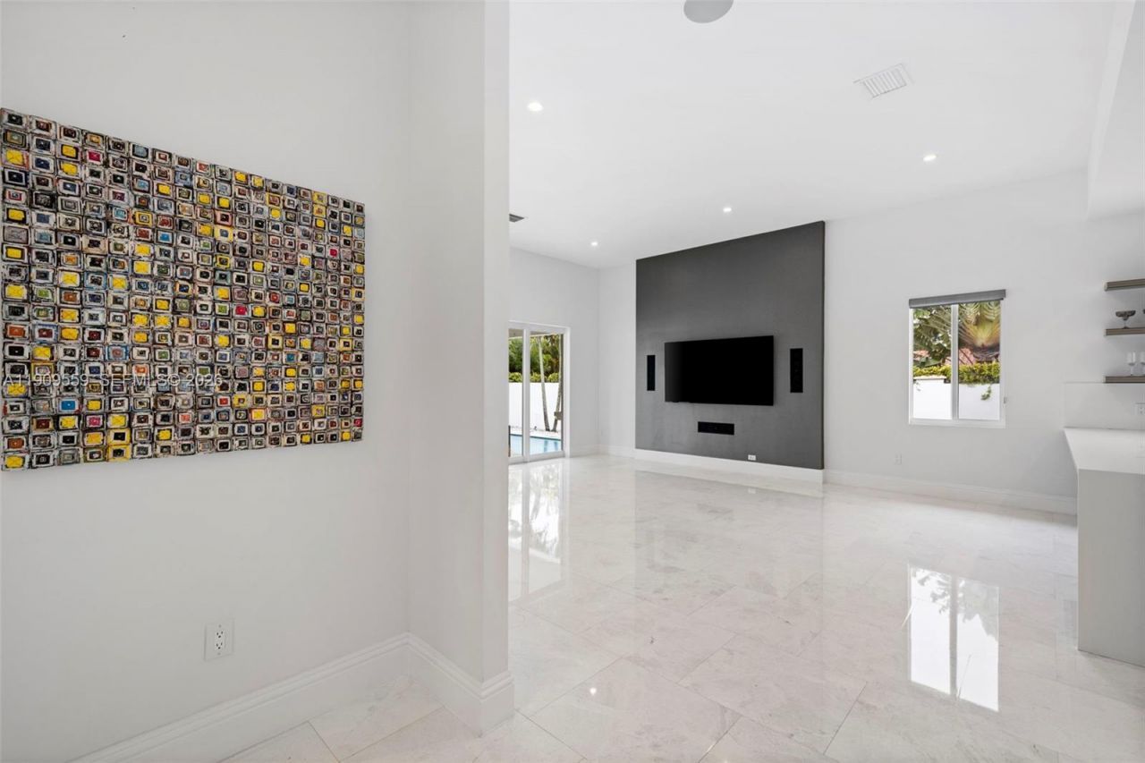 9580 SW 101st Ter, Miami, FL 33176 Photo