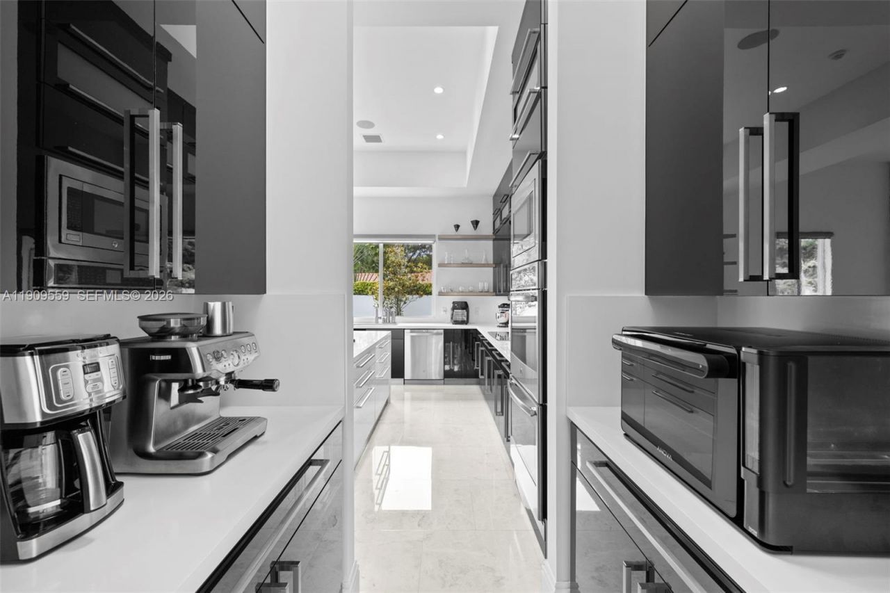 9580 SW 101st Ter, Miami, FL 33176 Photo