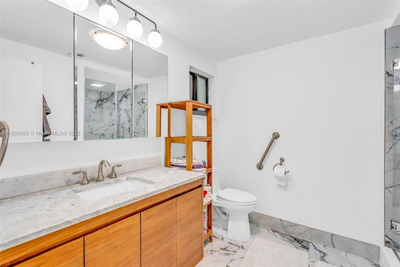 877 Ellen Dr., Key Largo, FL 33037 Photo