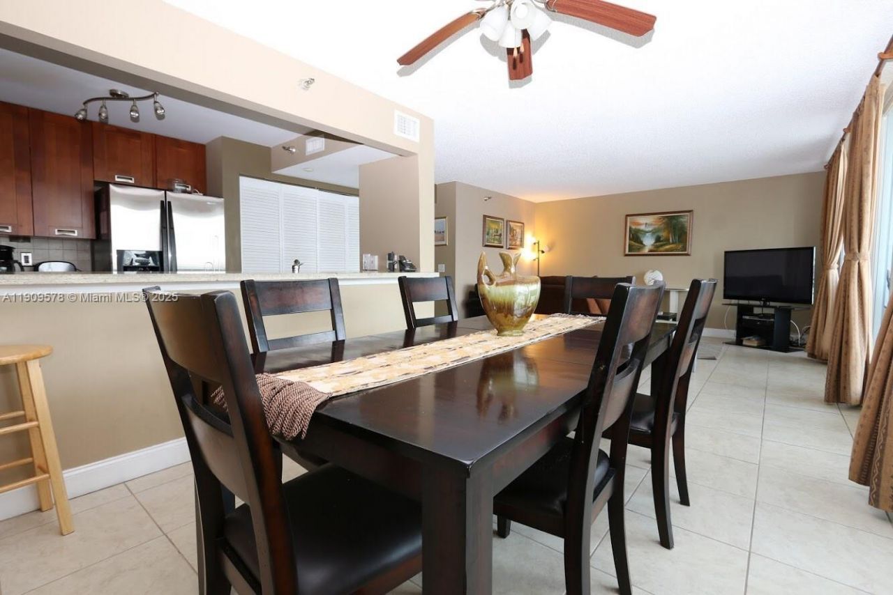 17800 N Bay Rd, Unit 404, Sunny Isles Beach, FL 33160 Photo