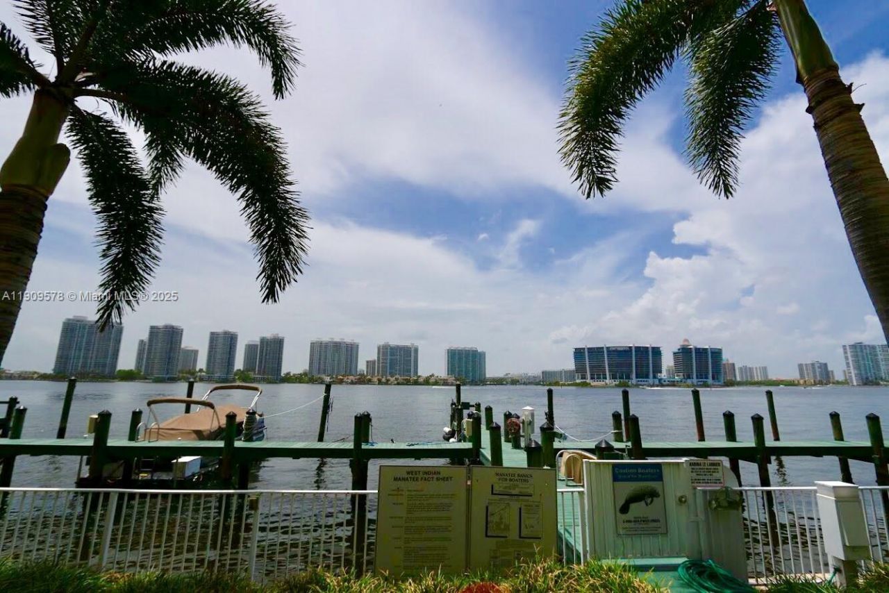 17800 N Bay Rd, Unit 404, Sunny Isles Beach, FL 33160 Photo