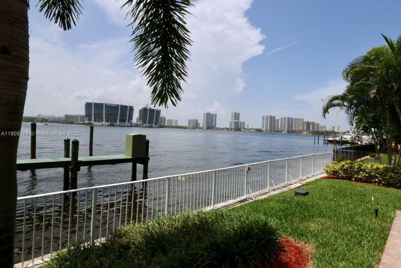 17800 N Bay Rd, Unit 404, Sunny Isles Beach, FL 33160 Photo