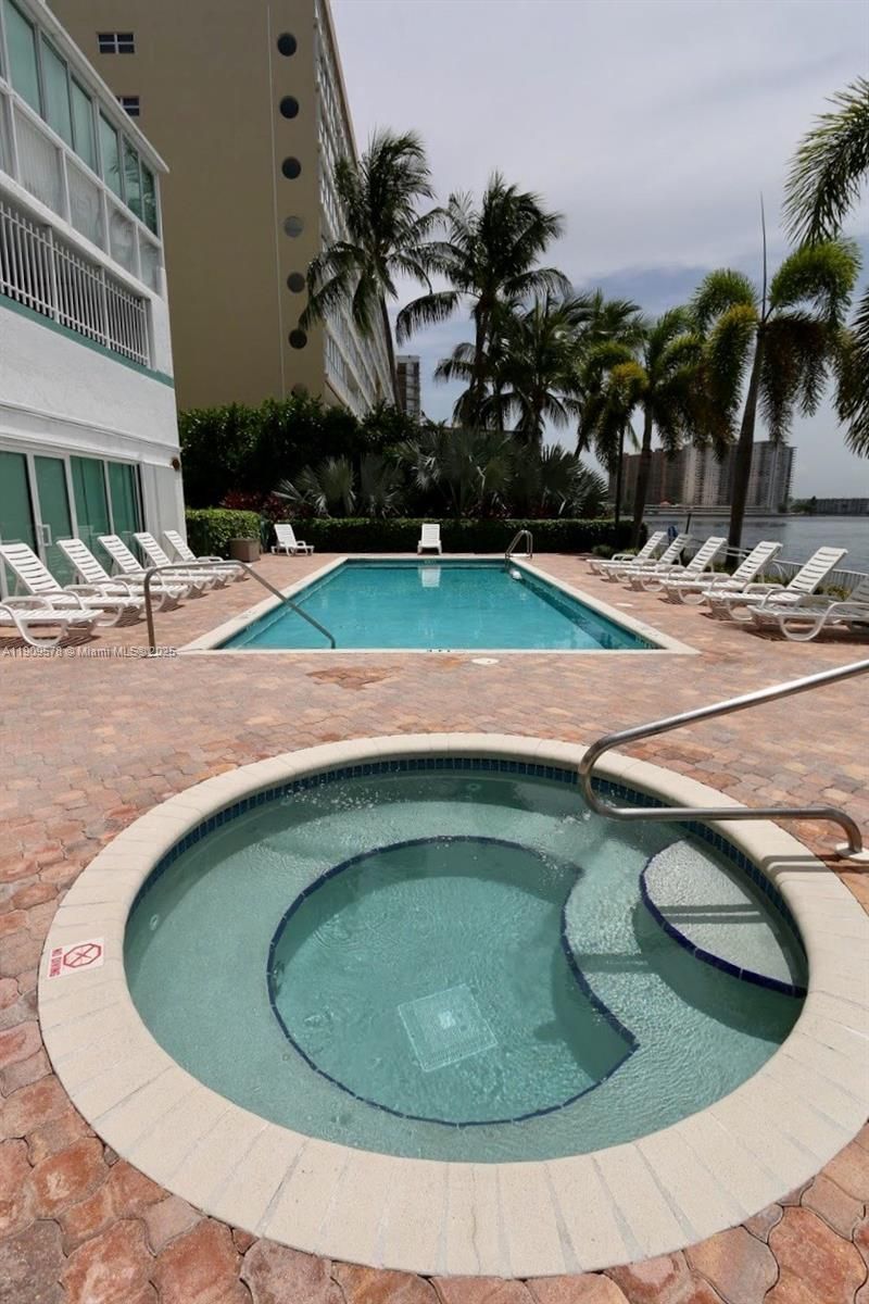 17800 N Bay Rd, Unit 404, Sunny Isles Beach, FL 33160 Photo