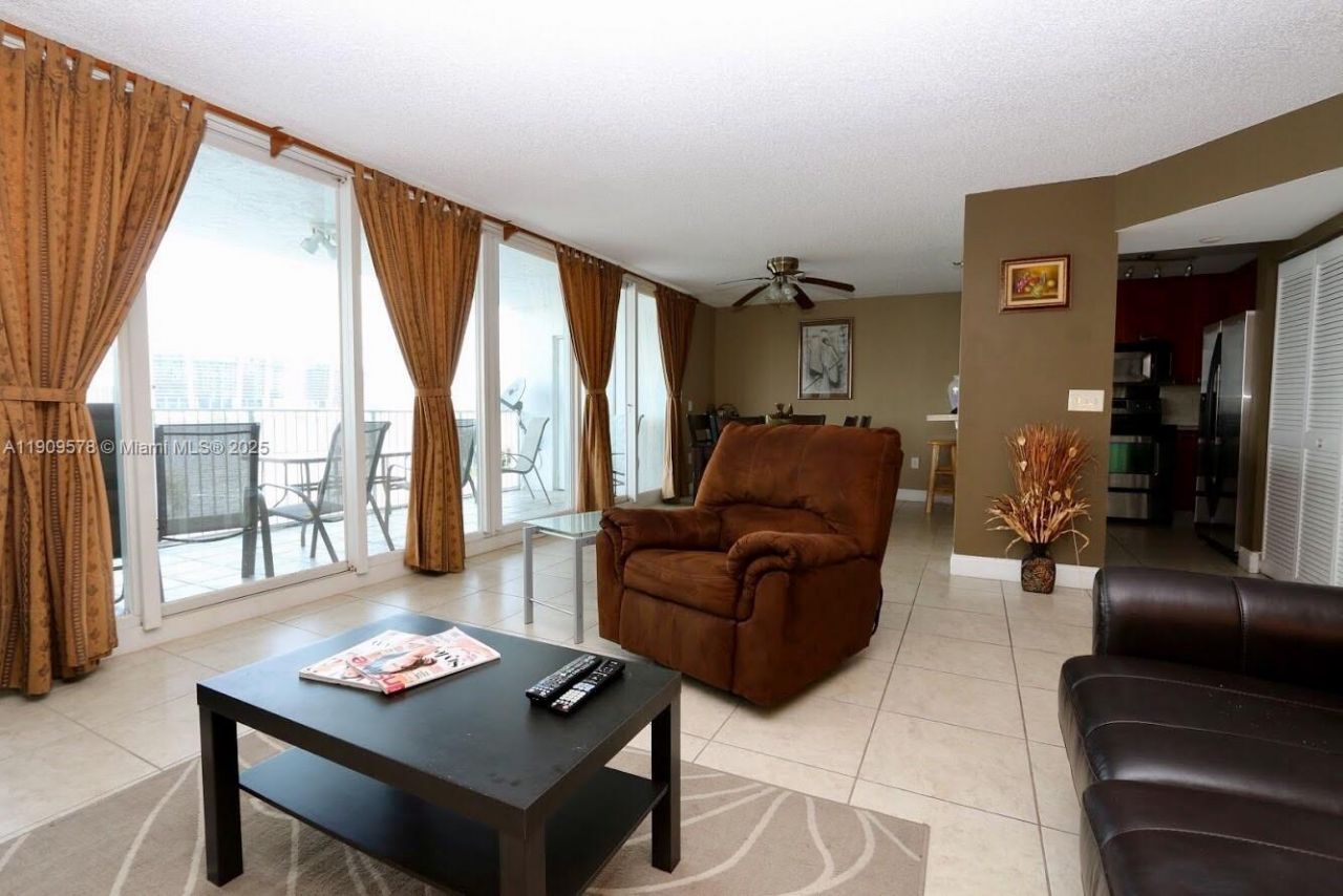 17800 N Bay Rd, Unit 404, Sunny Isles Beach, FL 33160 Photo