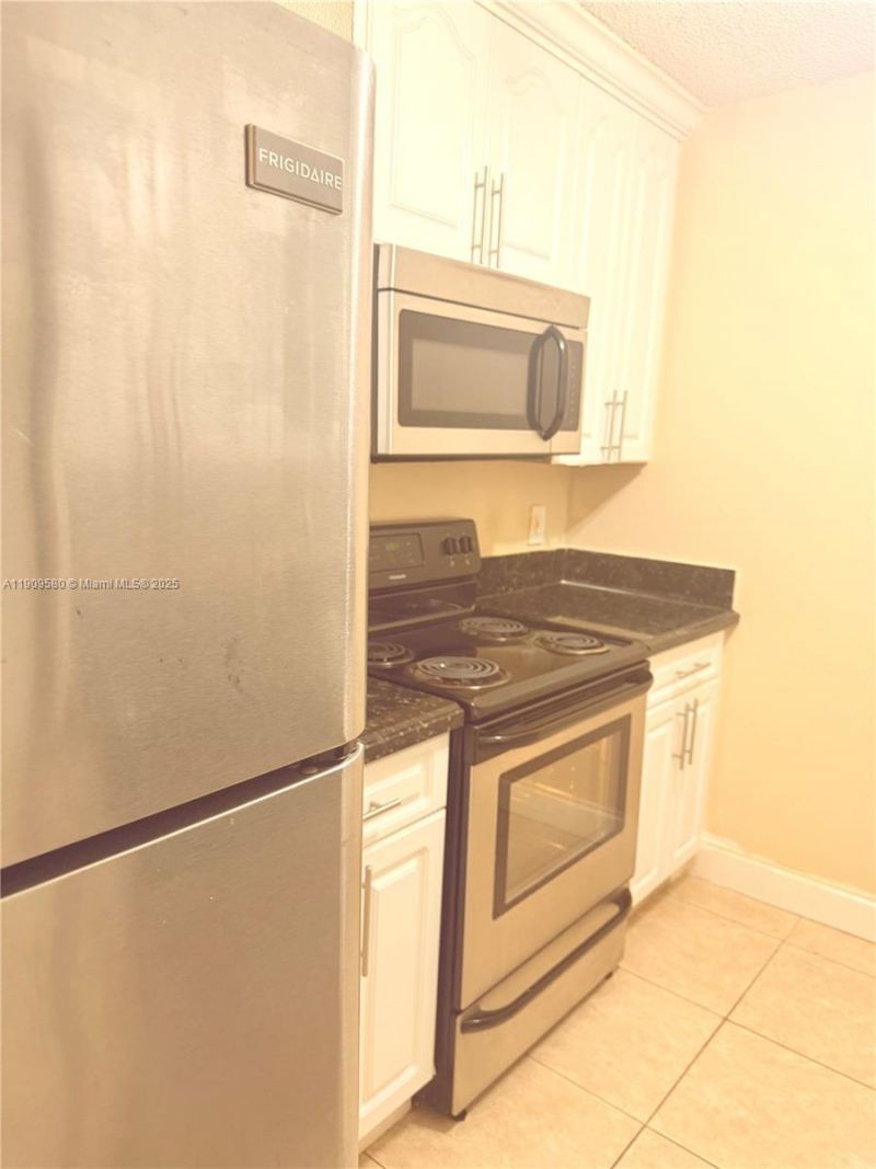 8200 SW 210th St, Unit 311, Cutler Bay, FL 33189 Photo