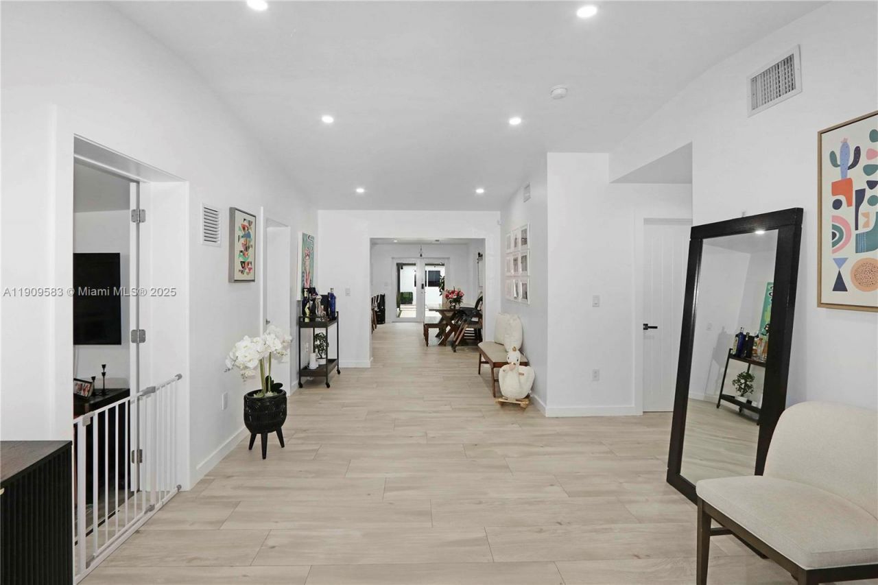 6521 SW 31st St, Miami, FL 33155 Photo