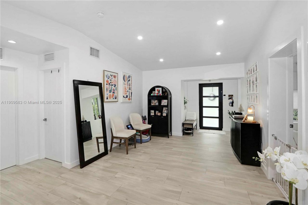 6521 SW 31st St, Miami, FL 33155 Photo