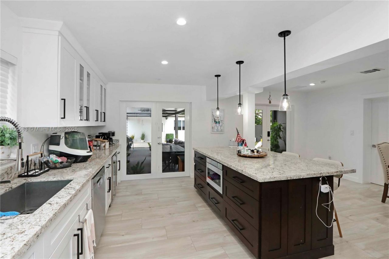 6521 SW 31st St, Miami, FL 33155 Photo