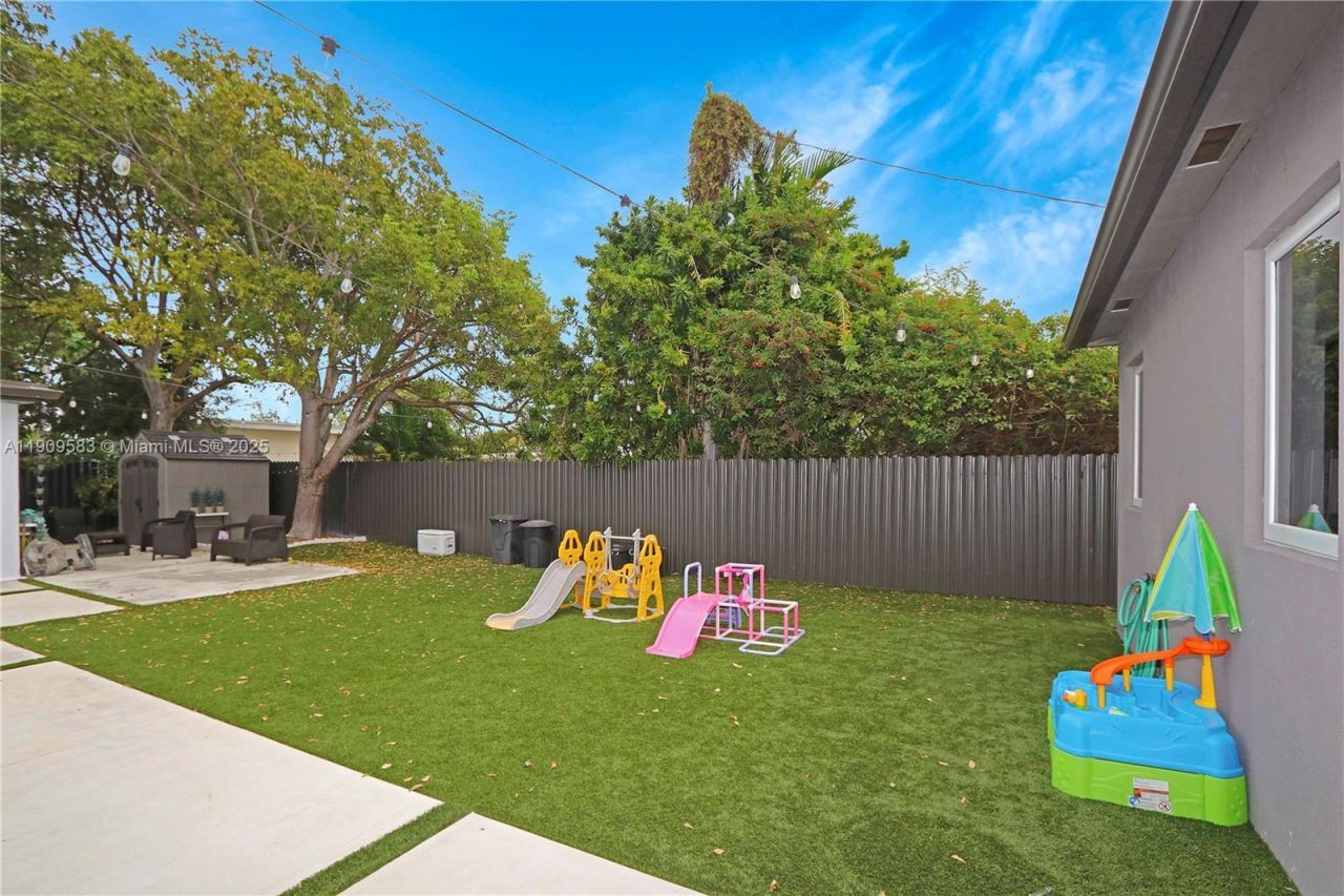 6521 SW 31st St, Miami, FL 33155 Photo