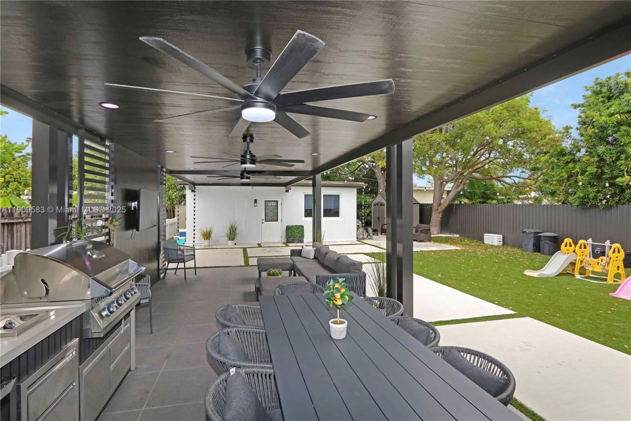 6521 SW 31st St, Miami, FL 33155 Photo