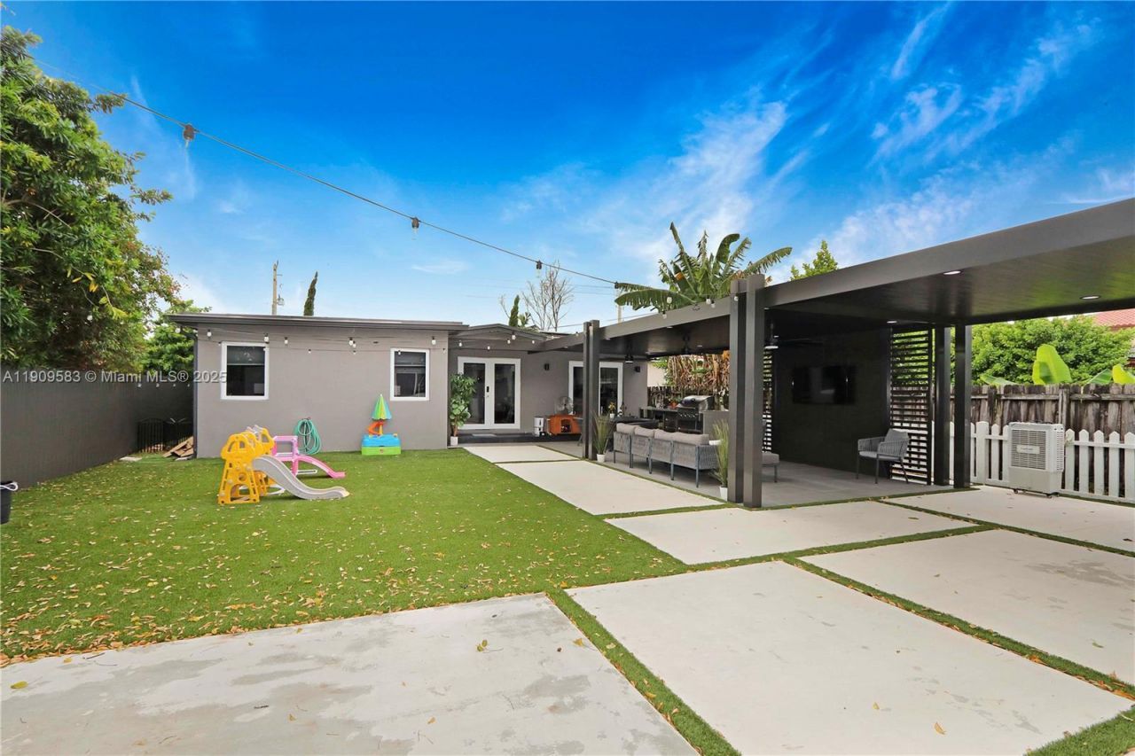 6521 SW 31st St, Miami, FL 33155 Photo