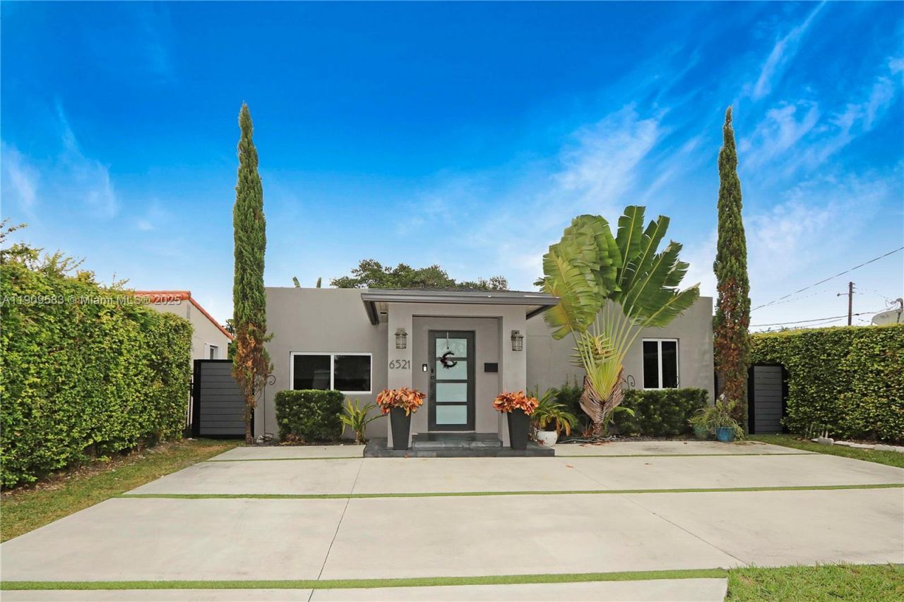 6521 SW 31st St, Miami, FL 33155 Photo