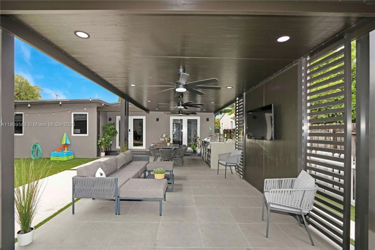 6521 SW 31st St, Miami, FL 33155 Photo