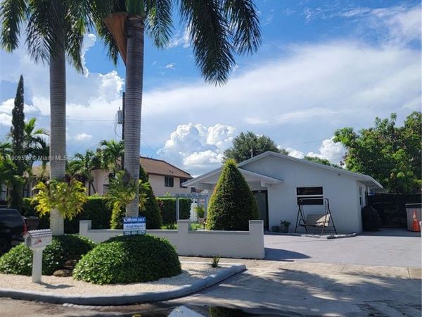 25 E 53rd Ter, Hialeah, FL 33013