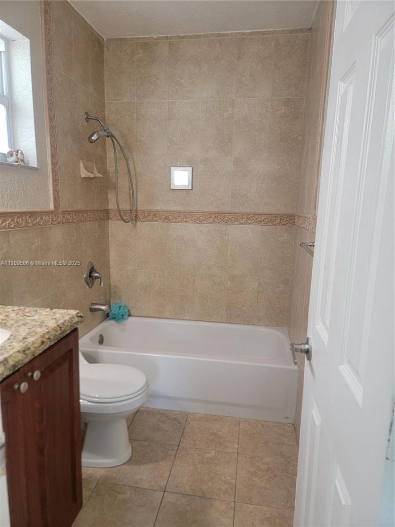 25 E 53rd Ter, Hialeah, FL 33013 Photo