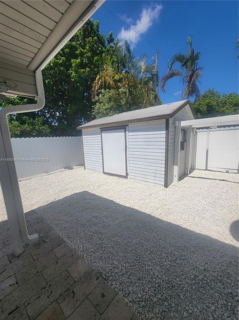 25 E 53rd Ter, Hialeah, FL 33013 Photo
