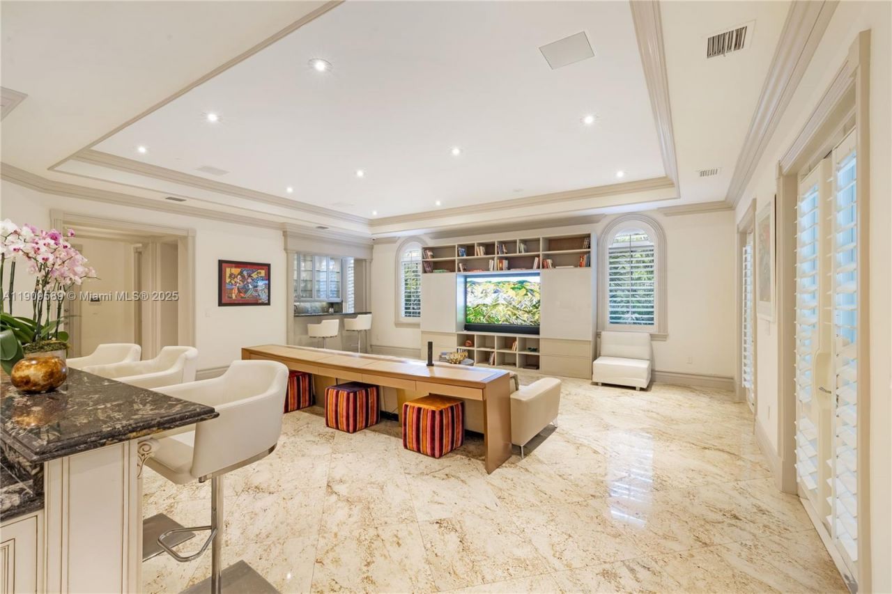 5250 Snapper Creek Rd, Coral Gables, FL 33156 Photo