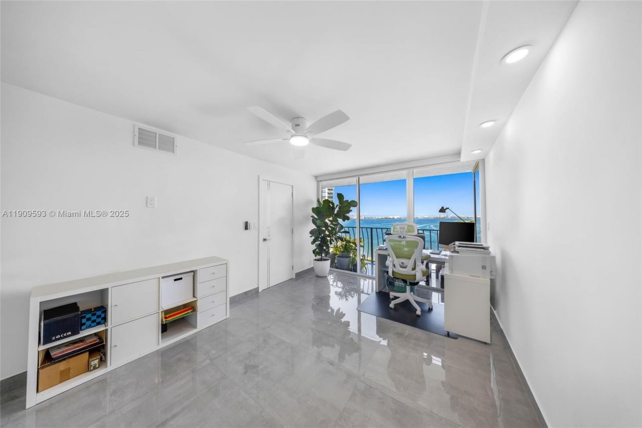 7601 E Treasure Dr, Unit 1216, North Bay Village, FL 33141 Photo