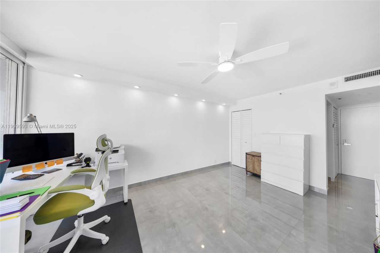 7601 E Treasure Dr, Unit 1216, North Bay Village, FL 33141 Photo