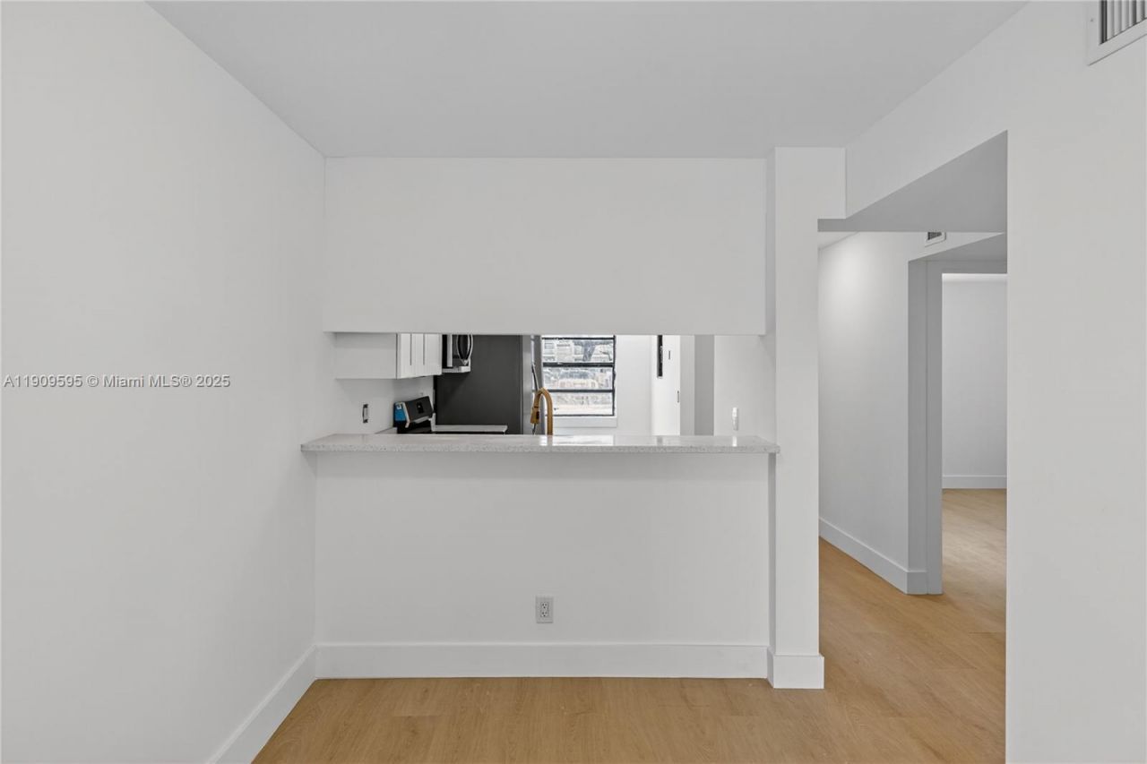 4198 Lakeside Dr, Unit 4198, Tamarac, FL 33319 Photo