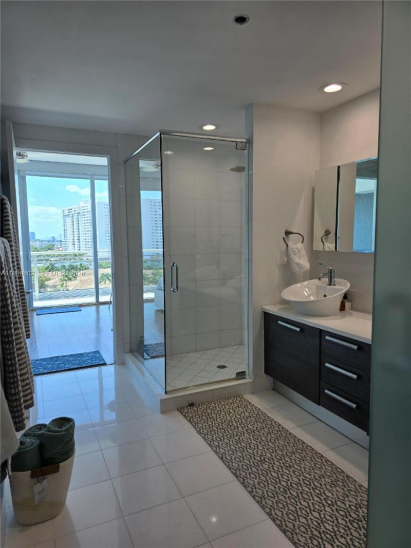 2950 NE 188th St, Unit 501, Aventura, FL 33180 Photo