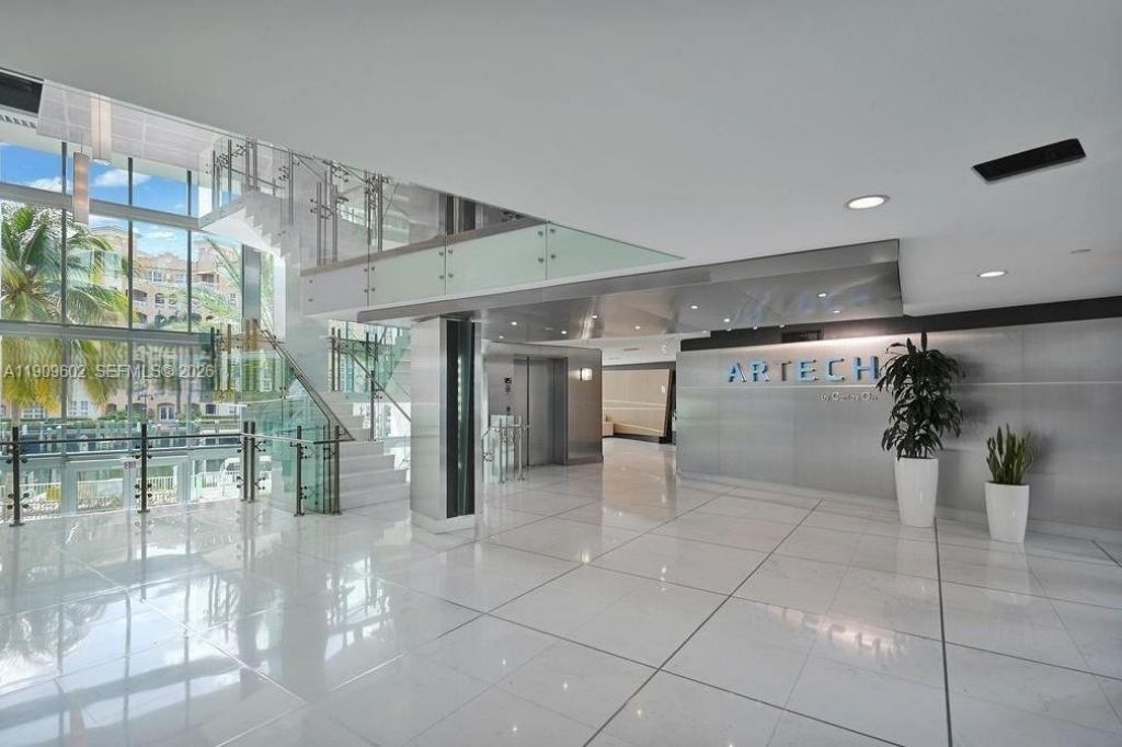 2950 NE 188th St, Unit 501, Aventura, FL 33180 Photo