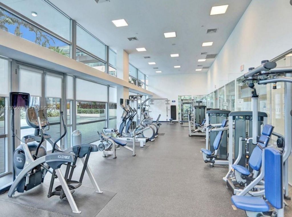 2950 NE 188th St, Unit 501, Aventura, FL 33180 Photo