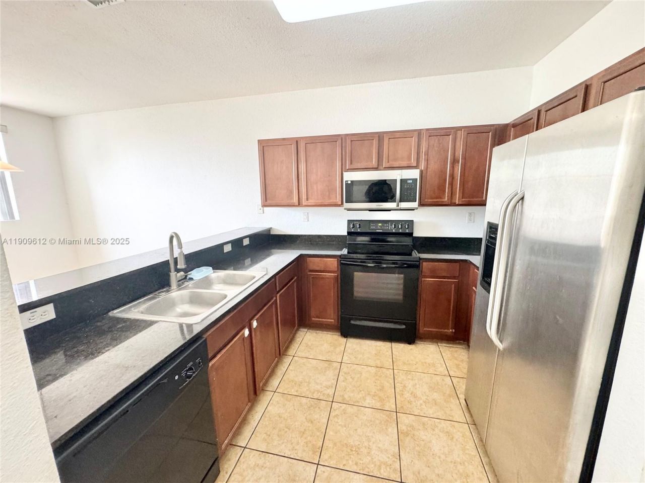 10800 NW 88th Ter, Unit 214, Doral, FL 33178 Photo