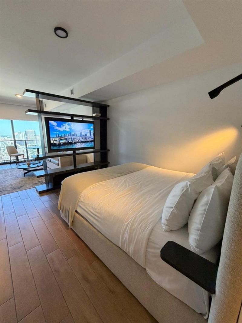 398 NE 5th St, Unit 3407, Miami, FL 33132 Photo