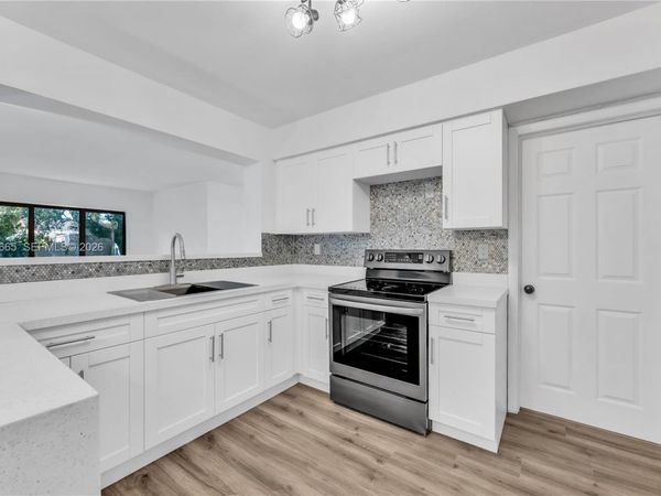 3040 NW 96th St, Miami, FL 33147