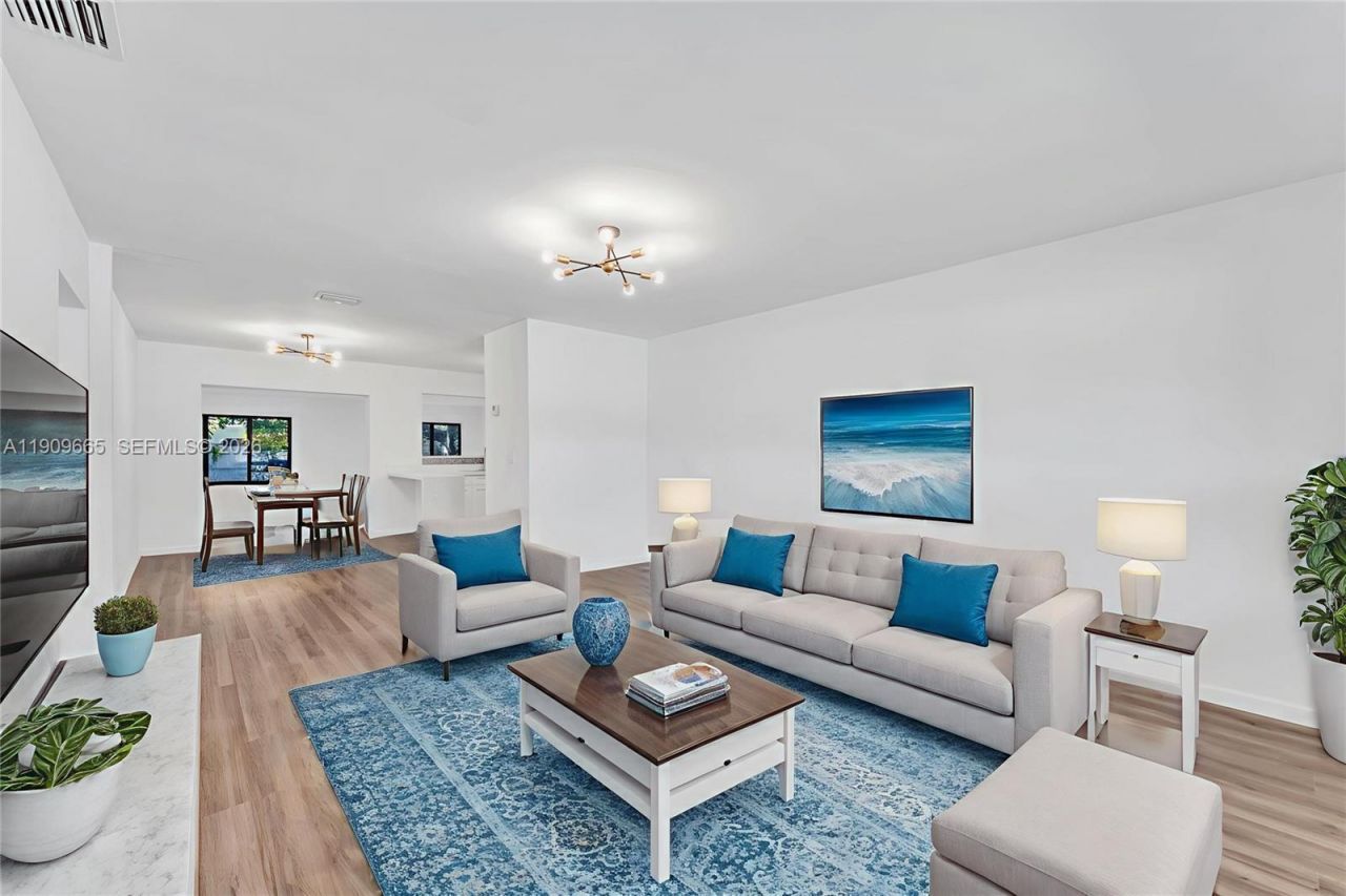 3040 NW 96th St, Miami, FL 33147 Photo